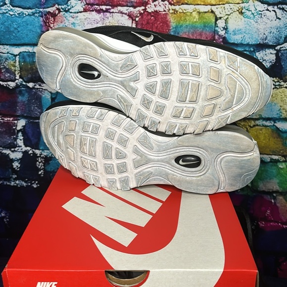 Nike Air Max ‘97’ - Picture 4 of 7